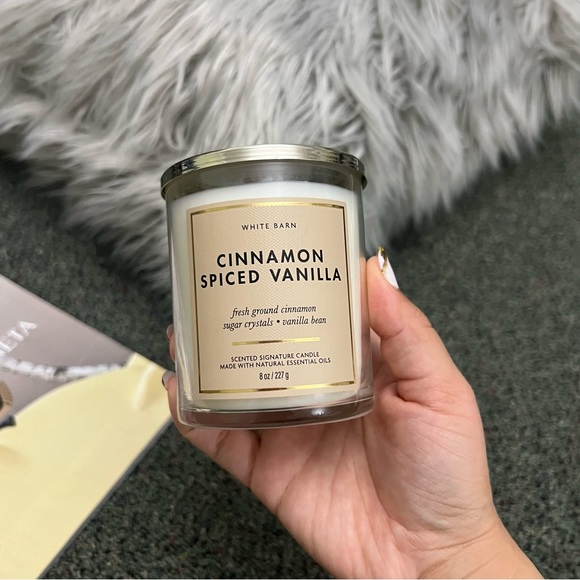 WHITE BARN Cinnamon Spiced Vanilla Scented Candle Cute Home Decor Accessory 8 oz - Picture 4 of 13